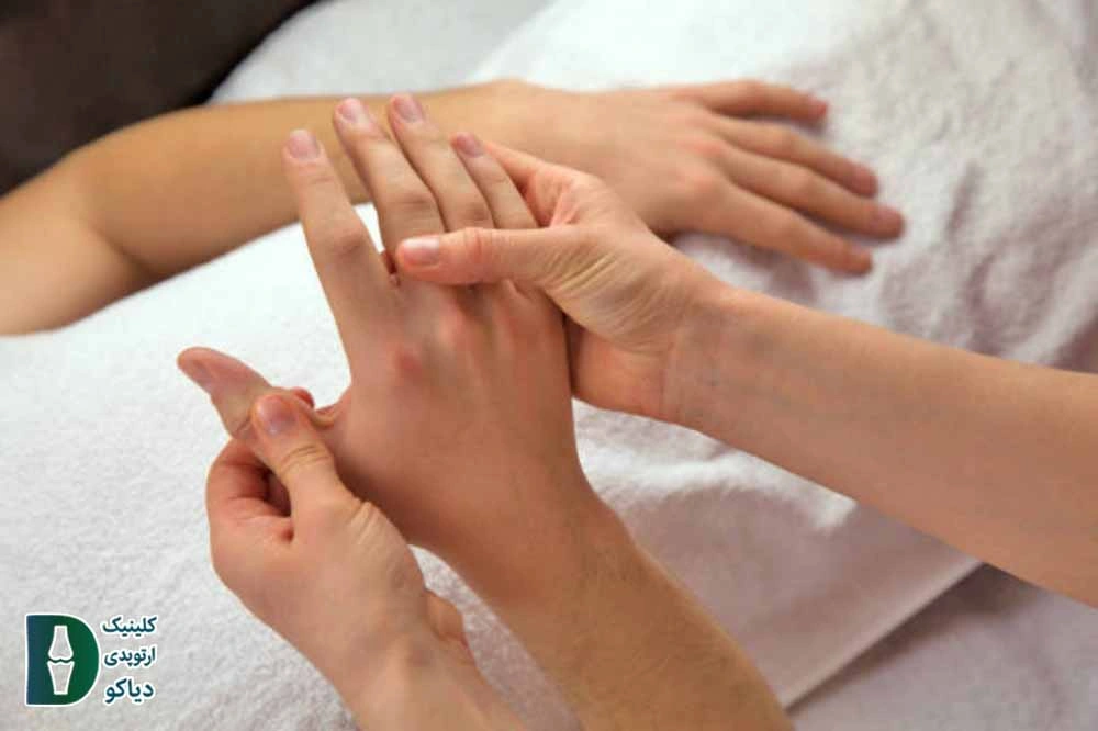 ماساژ ملایم با روغنهای گرم